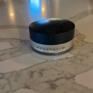 Anastasia, Beverly Hills loose setting powder